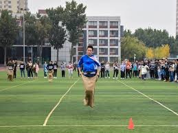 加时赛采用“突破僵局制”，二垒有人开始进攻引发讨论